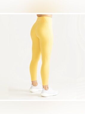 Alphalete Pulse Surge Leggings. New with tag  .